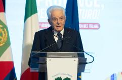 Mattarella, è tempo di iniziative di pace nel Mediterraneo