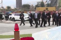 Il Papa prega al porto di Beirut, teatro della disastrosa esplosione del 2020