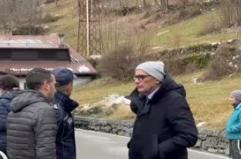 Atterraggio pesante per un elicottero in Valmalenco, occupanti estratti vivi