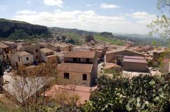 Donna uccide figlia disabile e si suicida a Corleone