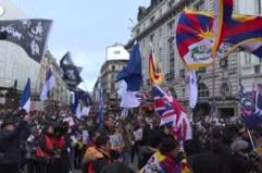 Proteste a Londra contro la nuova ambasciata cinese