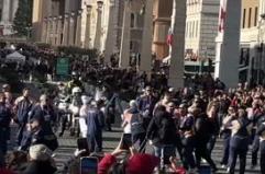 Milano Cortina, la fiaccola olimpica passa a San Pietro
