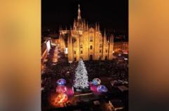 Milano, festa in piazza Duomo per l'accensione dell'albero di Natale