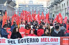 Cgil, adesione allo sciopero al 68%, mezzo milione in piazza