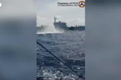 Tensione in Asia, la Guardia Costiera cinese spara con idranti contro un'imbarcazione filippina