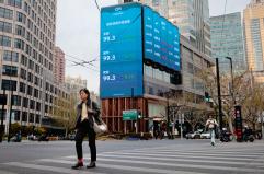 Borsa: Hong Kong apre a -1,03%, Vanke affonda a -5,43%