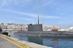 Il sottomarino russo Krasnodar attracca al porto di Algeri