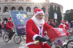 A Roma Babbo Natale in bici, pedalata solidale per i bimbi di Peter Pan