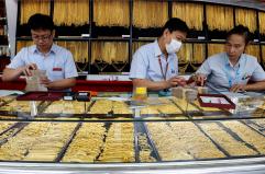 Nuovo record dell'oro, raggiunge i 4.383 dollari l'oncia