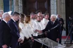 Al Quirinale la consegna del tricolore agli alfieri olimpici e paralimpici di Milano Cortina