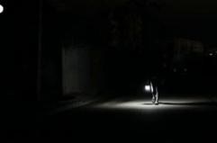 Ucraina, gli abitanti di Odessa al buio per i blackout: "Non ci arrendiamo"