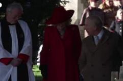 Regno Unito, i saluti della Royal Family dopo la messa di Natale