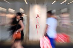 Confesercenti, il 3 gennaio partono i saldi, ma in 2 milioni hanno gi&agrave; comprato