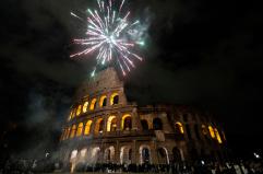 Per i botti di Capodanno 1 morto e 283 feriti. L'anno scorso furono 309