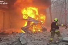 Ucraina, attacco russo su Kharkiv: i soccorsi poco dopo il raid