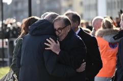 La Russa all'aeroporto di Linate ad accogliere le salme delle vittime di Crans-Montana