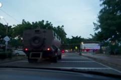 Soldati colombiani pattugliano il confine con il Venezuela