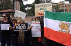 Roma, la protesta della comunita' iraniana davanti all'ambasciata