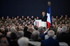 Macron, 'nei prossimi giorni altri mezzi militari in Groenlandia'