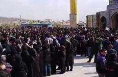 Iran, i partecipanti a un funerale gridano "morte a Khamenei"