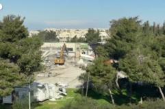 Bulldozer israeliani demoliscono l'edificio dell'UNRWA a Gerusalemme Est