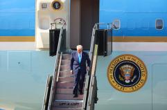'L'Air Force One con Trump diretto a Davos torna indietro, problema elettrico'