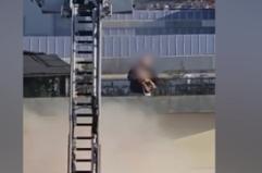 Incendio in palazzina a Brescia, nessun ferito: neonato evacuato dal tetto