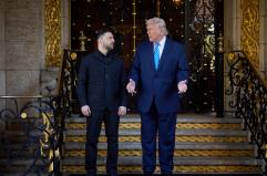 Trump, 'con Zelensky non discussi confini, la guerra deve finire'