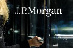 Trump fa causa a JPMorgan e al suo ceo, chiede 5 miliardi