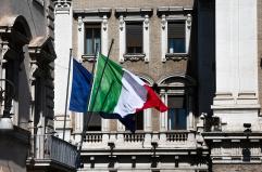Nell'Eurozona l'Italia &egrave; seconda per debito (137,8%), sul podio la Grecia
