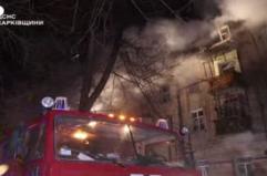 Incendi e distruzione a Kiev dopo un attacco russo con missili e droni