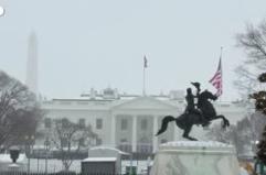 Usa, una tempesta invernale ricopre Washington di neve