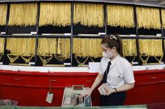 L'oro supera per la prima volta quota 5.000 dollari, per l'incognita Trump