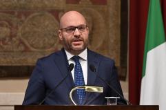 Fontana, inopportuna conferenza stampa di domani sulla 'Remigrazione'