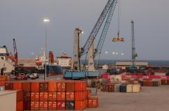 L'attivo commerciale con gli Usa scende a 34 miliardi