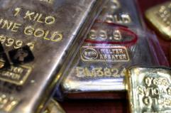 Il prezzo dell'oro ancora gi&ugrave;, -3,41% a 5.137,3 dollari