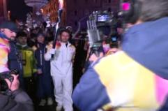 Milano Cortina, la fiamma olimpica a Trento: Tita ultimo tedoforo