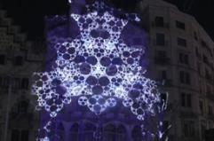 Barcellona, spettacolo di luci e immagini sulla facciata di Casa Batllo'
