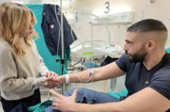 Torino, Meloni in visita agli agenti feriti ieri negli scontri