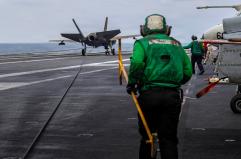 Usa, abbattuto drone Iran che si era avvicinato a portaerei americana