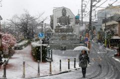 Intense nevicate in Giappone, 30 morti in due settimane