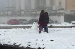 La neve imbianca la collina di Superga