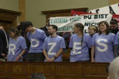 Budapest, la protesta in aula contro la condanna della tedesca antifascista