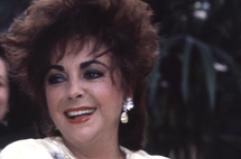 Liz Taylor e il Van Gogh conteso Liz Taylor e il Van Gogh conteso