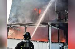 Bari, un incendio devasta la Pizzeria Da Nico al Sant'Anna: evacuate almeno sei famiglie VIDEO