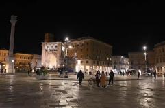 Lecce, luci spente per protesta in piazza Sant'Oronzo