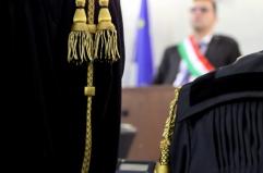 Taranto, abbandonato in casa per tre giorni: condannata a oltre 4 anni la badante