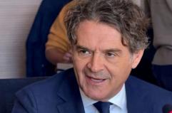 Primarie del centrosinistra, la proposta di Amati: &laquo;Mi piacerebbe vedere in corsa Decaro&raquo;