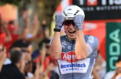 Terza volata vincente di Philipsen alla Vuelta 2025
