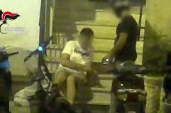 Spacciavano droga nel napoletano, 5 arresti Spacciavano droga nel napoletano, 5 arresti